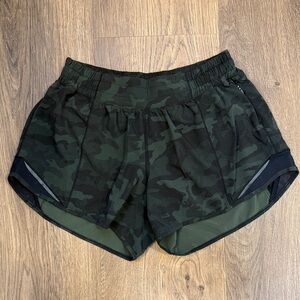 Lululemon Hotty Hot MR Shorts